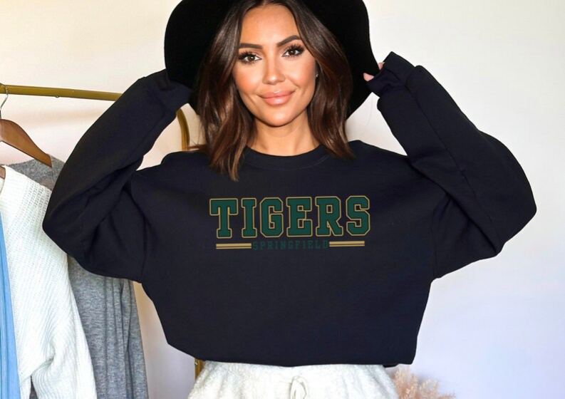 [Copy]Custom Mascot Sweatshirt Wavy Stacked School Name Graphic Retro Cursive Team Game Day Crewneck