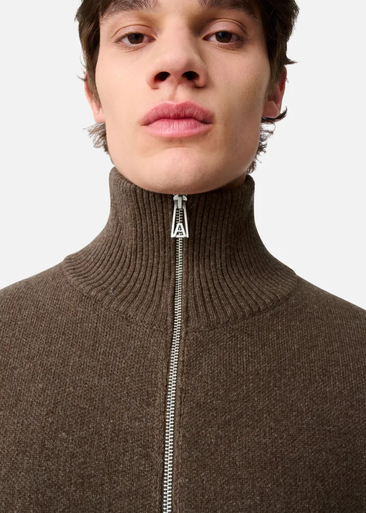 CORE ZIP-UP SWEATER