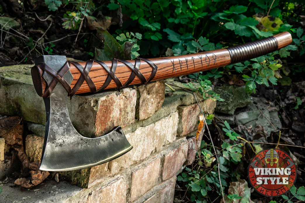Machado barbudo viking tradicional