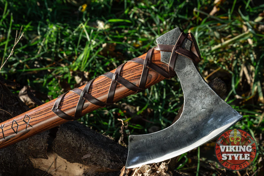 Machado barbudo viking tradicional
