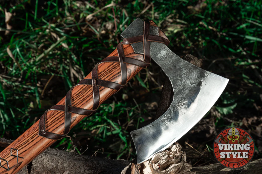 Machado barbudo viking tradicional