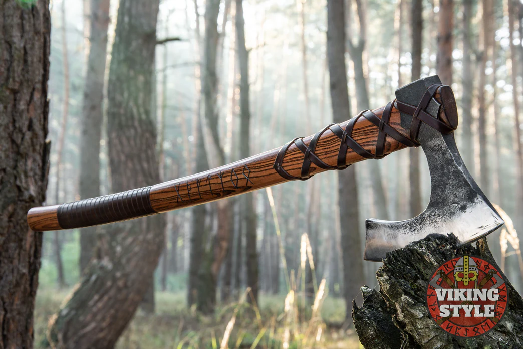 Machado barbudo viking tradicional