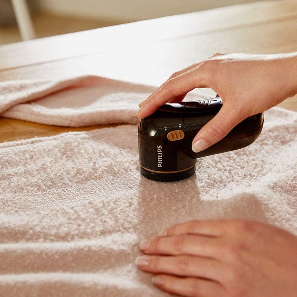 Dispozitiv de îndepărtare a scamelor de îmbrăcăminte Philips, îndepărtează rapid și eficient scamele și pomponii - GC026/80