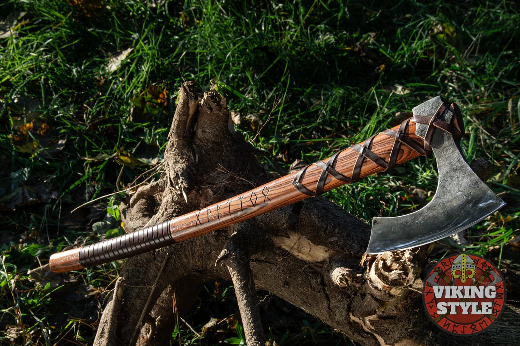 Machado barbudo viking tradicional
