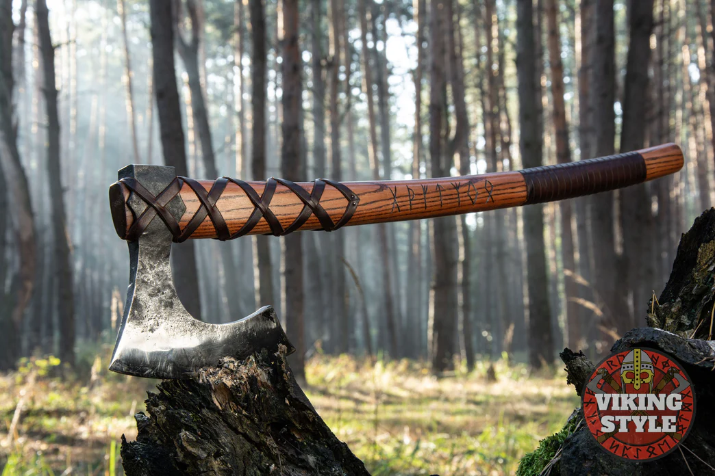 Machado barbudo viking tradicional