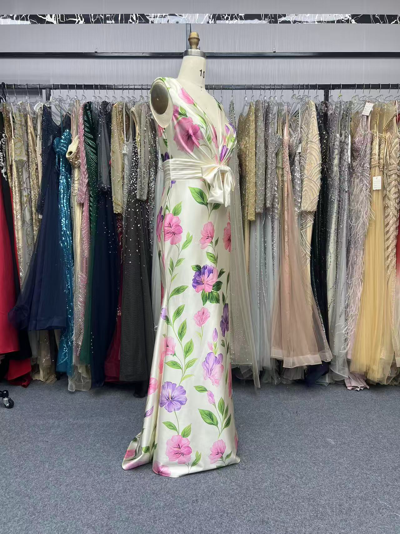 White Bow Floral V Neck Sleeveless Mermaid Gown Satin Dress