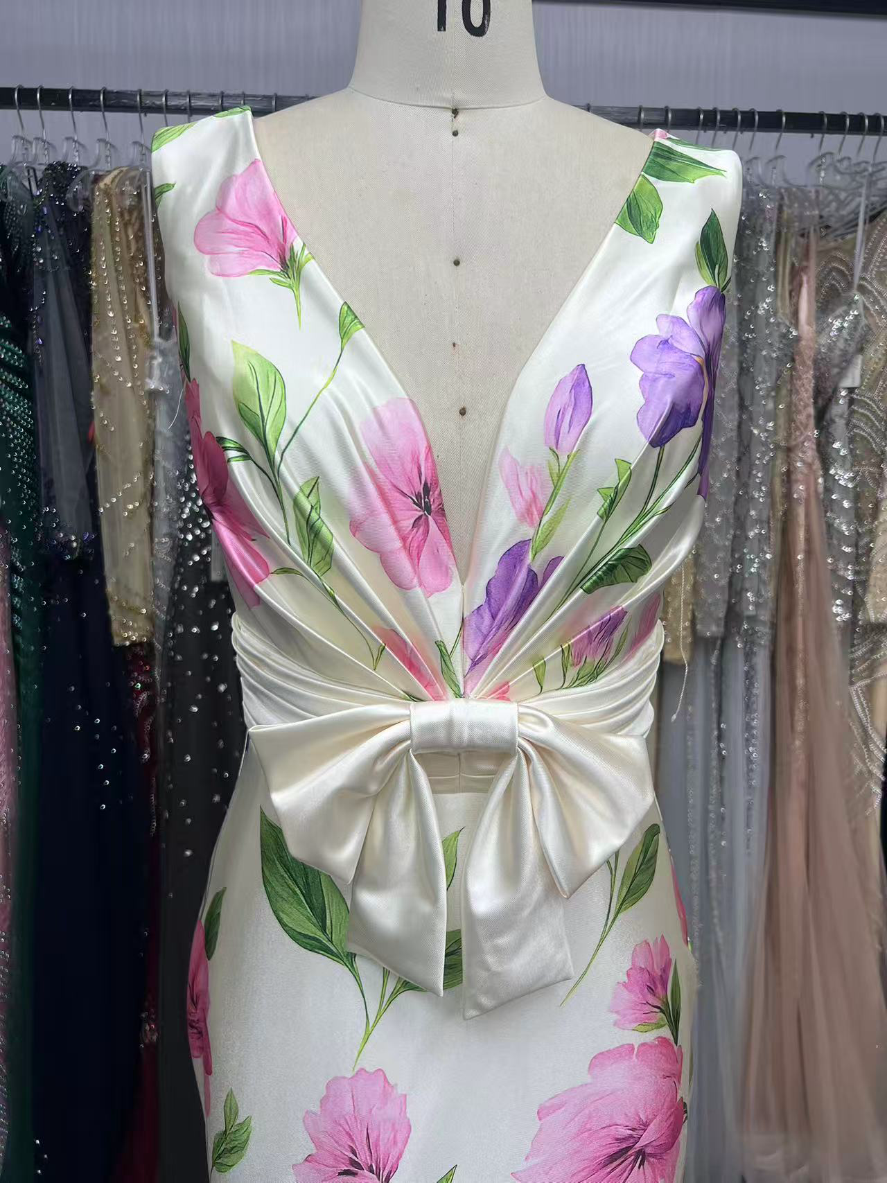 White Bow Floral V Neck Sleeveless Mermaid Gown Satin Dress