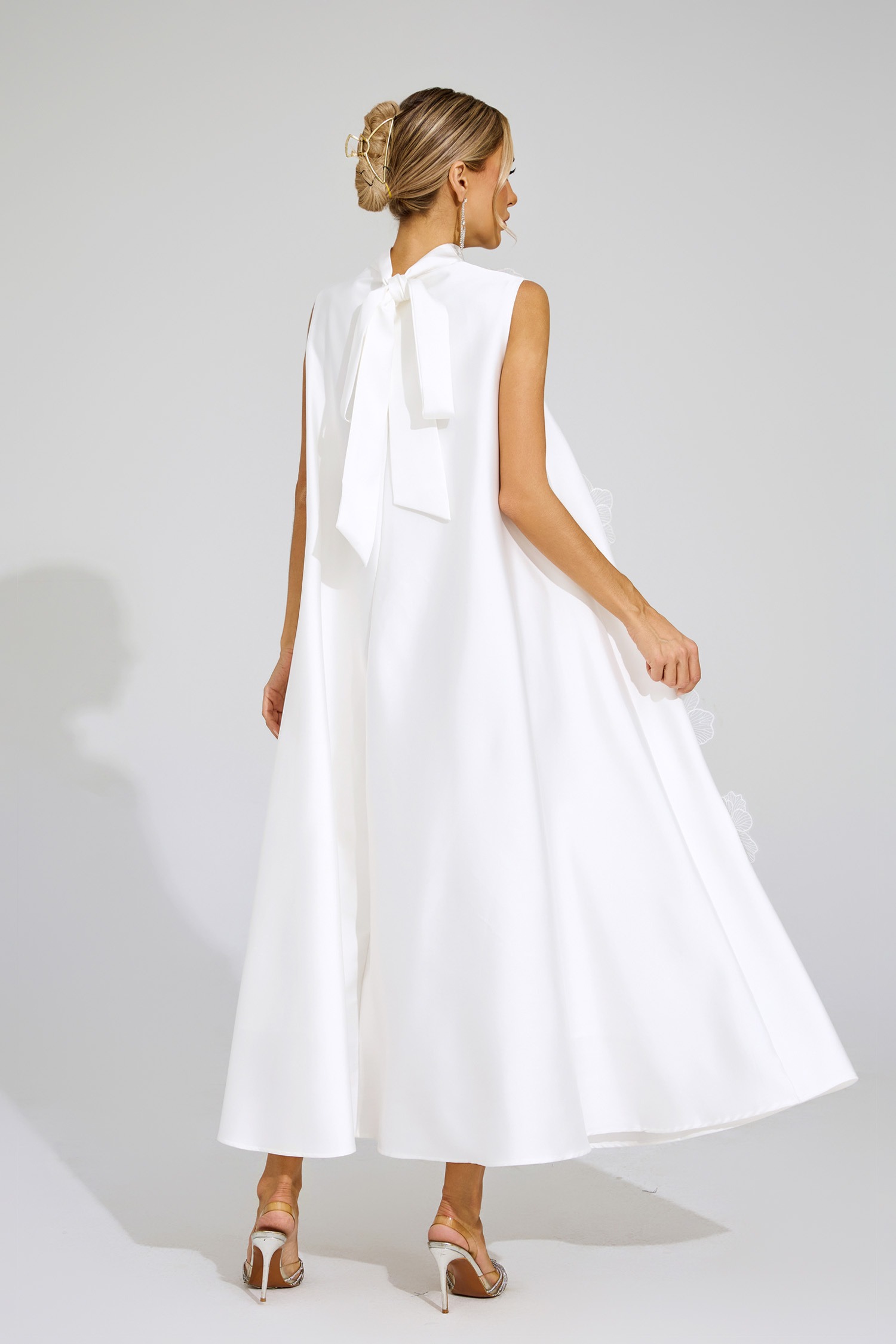 White High Neck Sleeveless 3D Flowers Embroidered Evening Gown