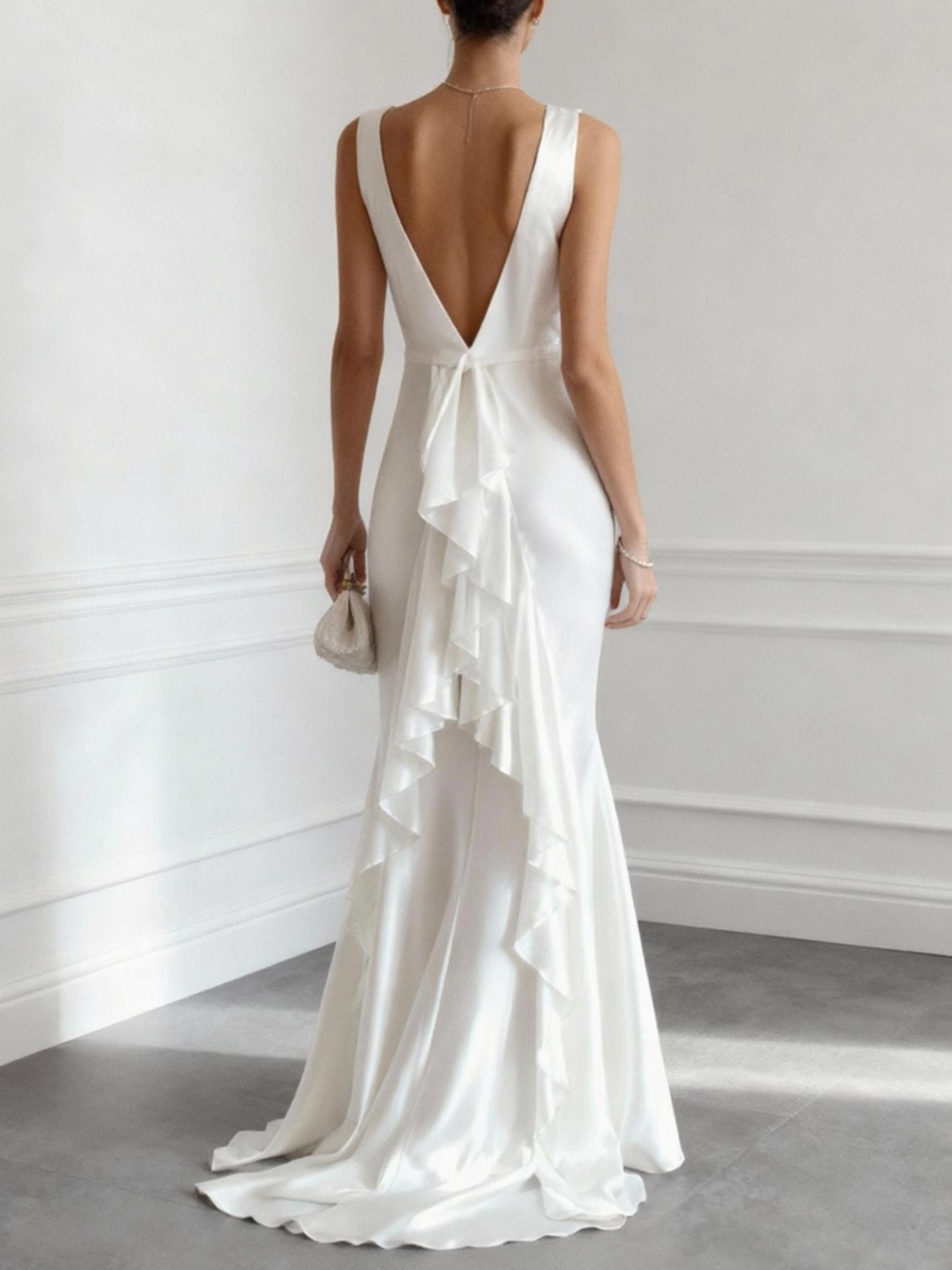 White Boat Neck Sleeveless Ruffled Backless Gown Bridal/Wedding Dress