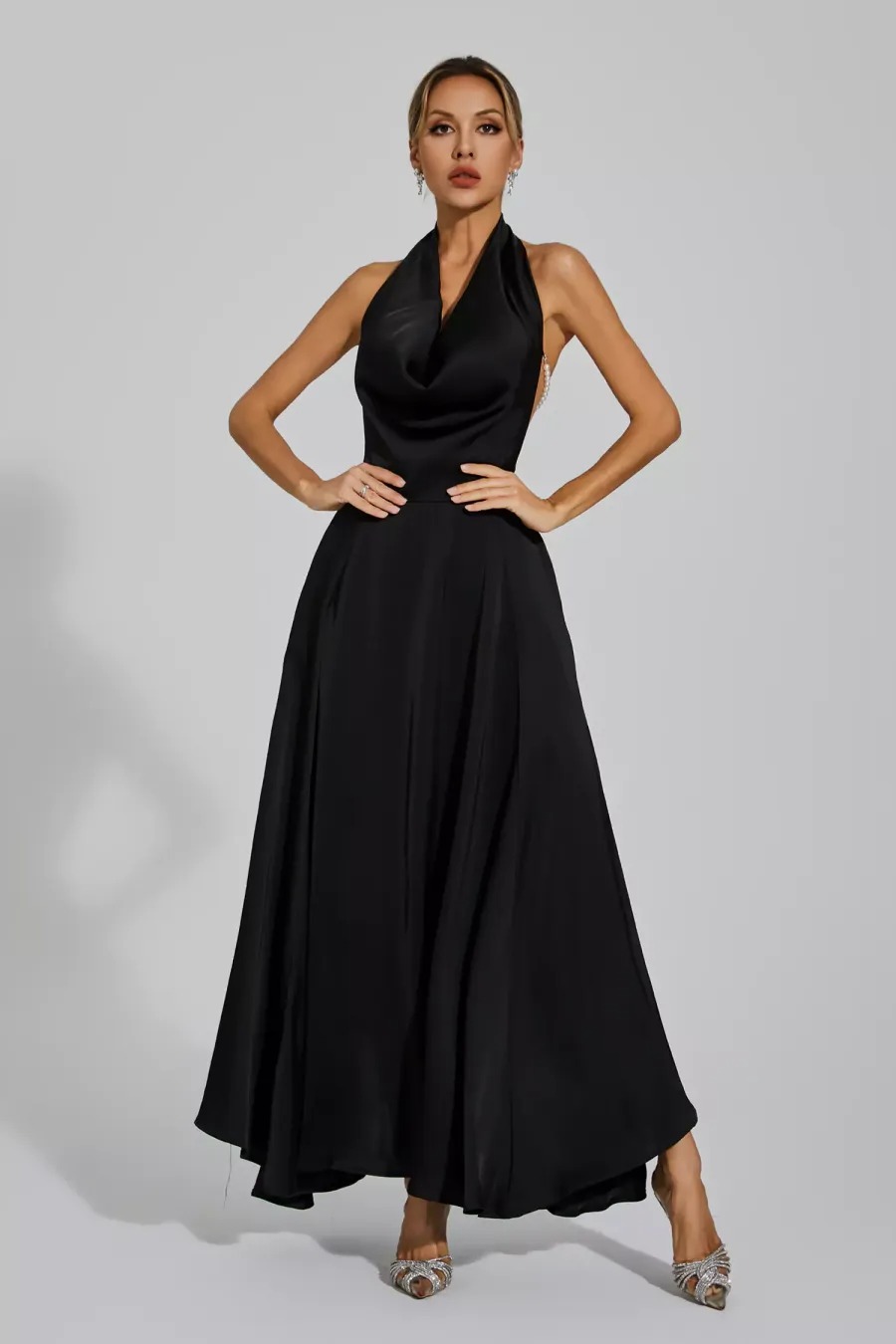 Elegant Black Halter Backless Evening Dress