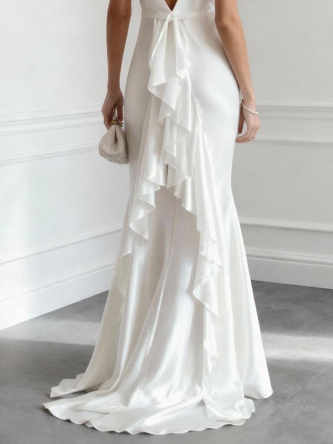 White Boat Neck Sleeveless Ruffled Backless Gown Bridal/Wedding Dress