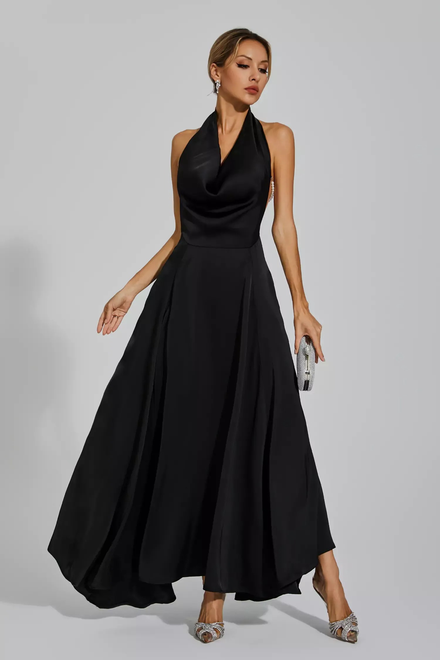 Elegant Black Halter Backless Evening Dress