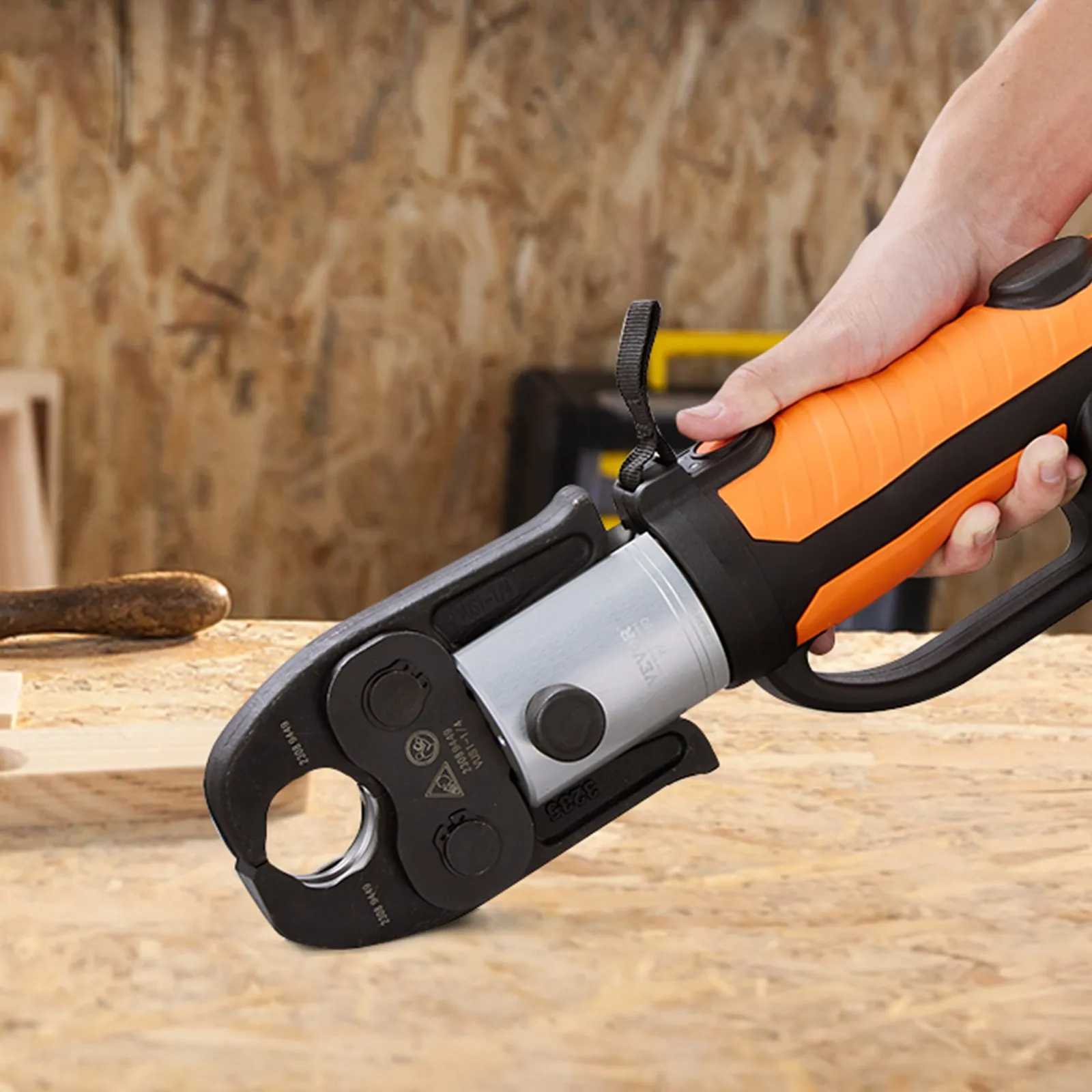 VEVOR 18V Electric Pipe Press Tool Kit, 32KN ProPress Compatible Crimping Tool with 6 Jaws, 2×4Ah Batteries & Fast Charger