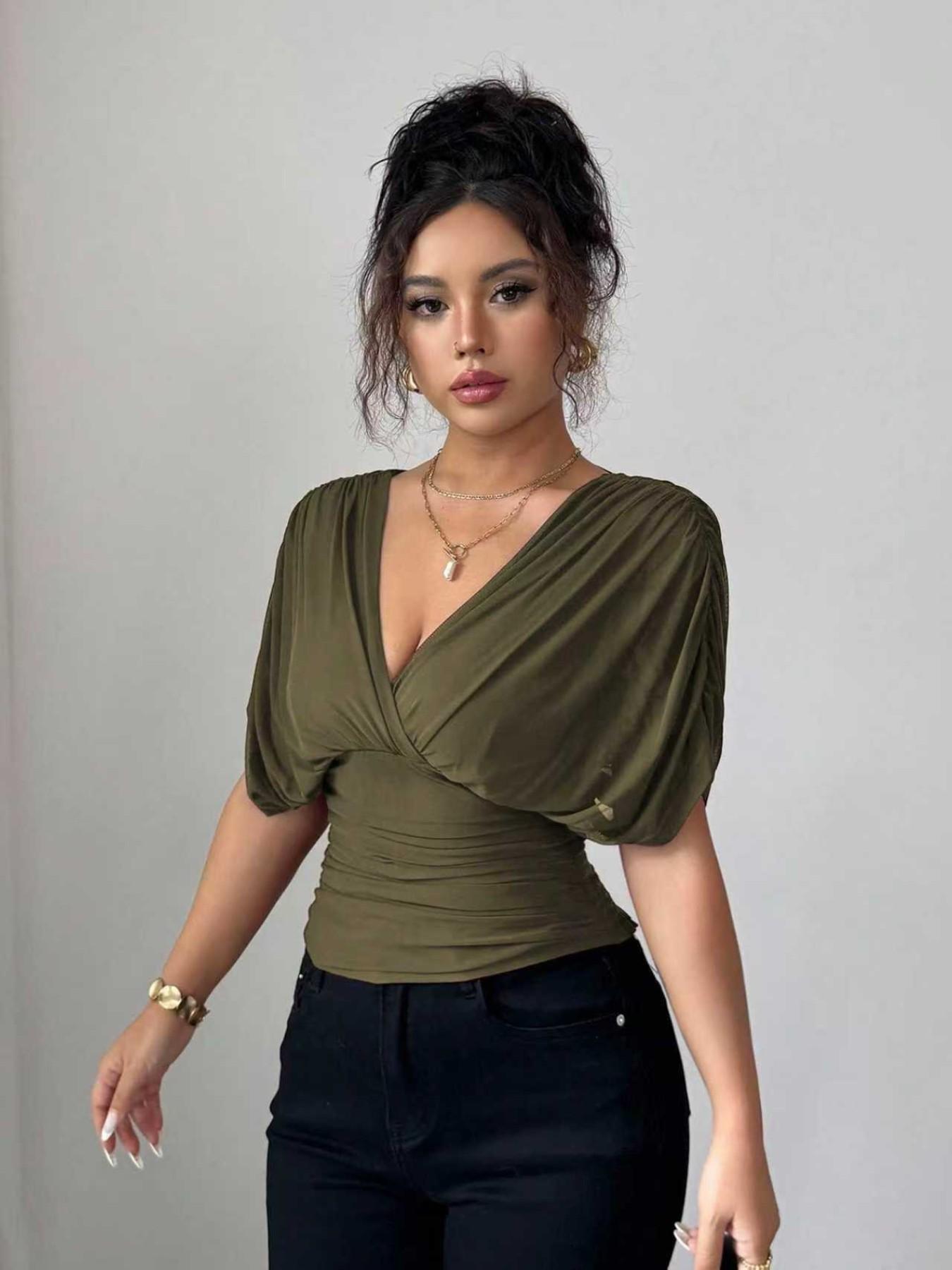 Sexy Batwing-Sleeve T-Shirt with Ruched V-Neck and Waist-Flattering Fit