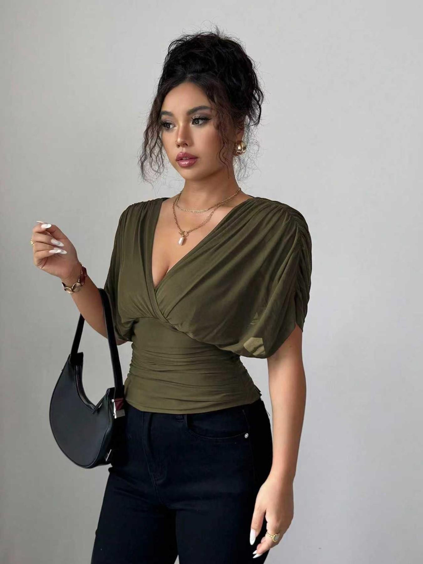 Sexy Batwing-Sleeve T-Shirt with Ruched V-Neck and Waist-Flattering Fit