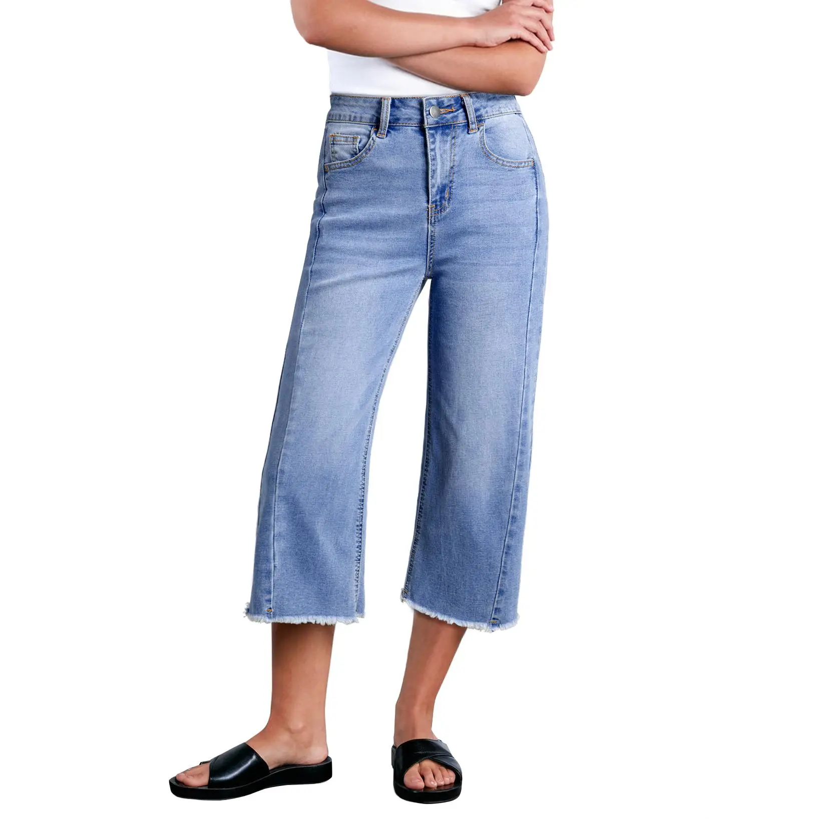 Women's cropped jeans, high-waisted, wide-leg, stretchy, with frayed side seams.