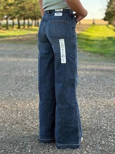 𐚁 NEW ARRIVAL 𐚁 These just came out and are already almost sold out on the Ariat website!! 😳 ~They're that good!~ &mdash;Ariat - Jill Wide Leg - Ultra High Rise **The