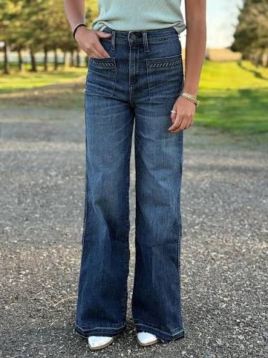 𐚁 NEW ARRIVAL 𐚁 These just came out and are already almost sold out on the Ariat website!! 😳 ~They're that good!~ &mdash;Ariat - Jill Wide Leg - Ultra High Rise **The