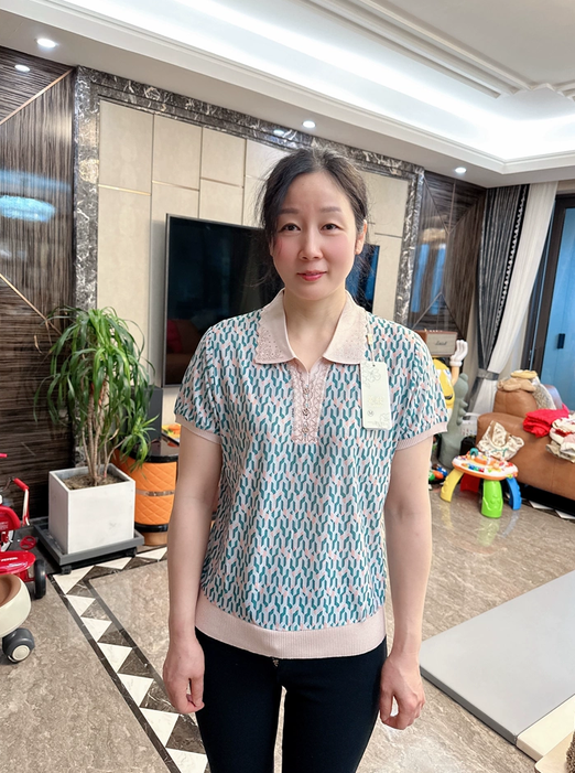 Randomly colored 2-piece summer ice silk short sleeved T-shirt, stylish small shirt, 50+middle-aged and elderly women's thin lapel top 2-piece set