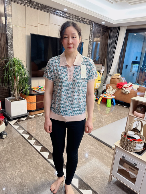 Randomly colored 2-piece summer ice silk short sleeved T-shirt, stylish small shirt, 50+middle-aged and elderly women's thin lapel top 2-piece set