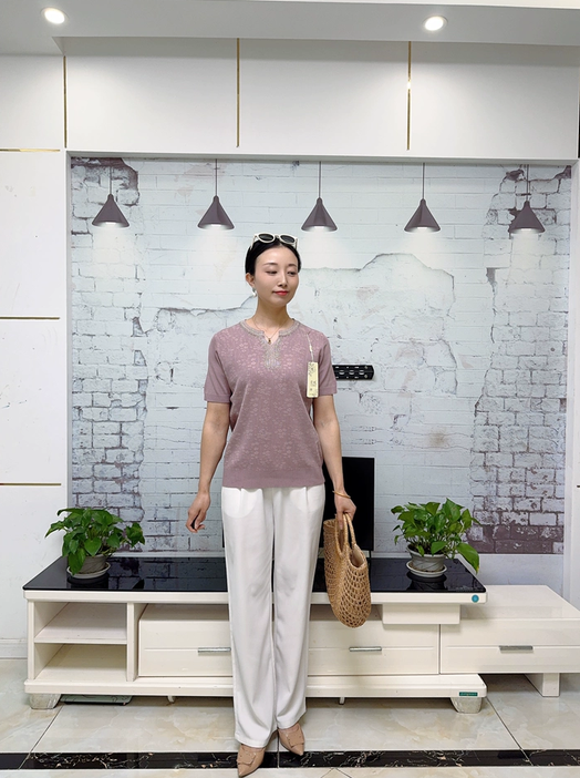 Mother's Summer Ice Silk Short Sleeve T-Shirt Fashion Women's Mid-Age and Senior Women's Lightweight Knit Top 2026 New Style