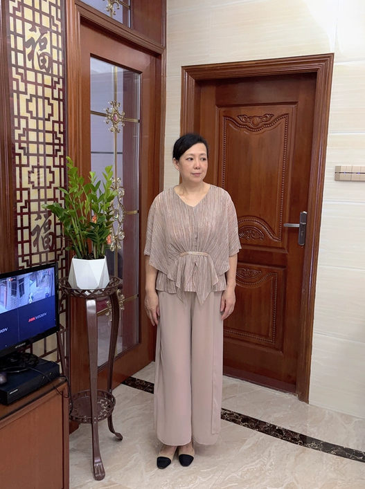 V-neck bat sleeve outfit for middle-aged and elderly women, western-style chiffon T-shirt, wide leg pants, dignified and atmospheric set