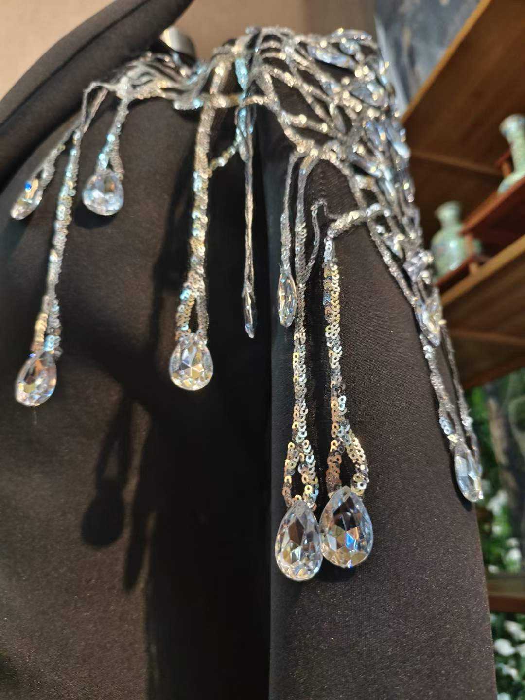 Women Exaggerated Stand Collar Padded Shoulder Sequin Jacket Women's Luxury Coat With Diamonds 10 PCS 539