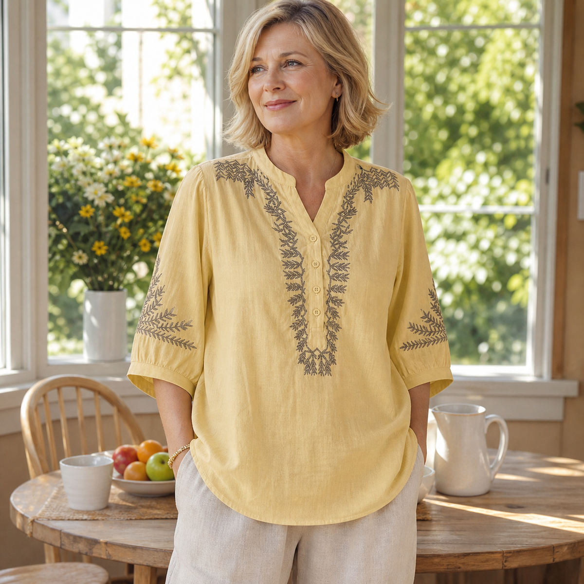 4tu0715002 single-soft-yellow-model.png