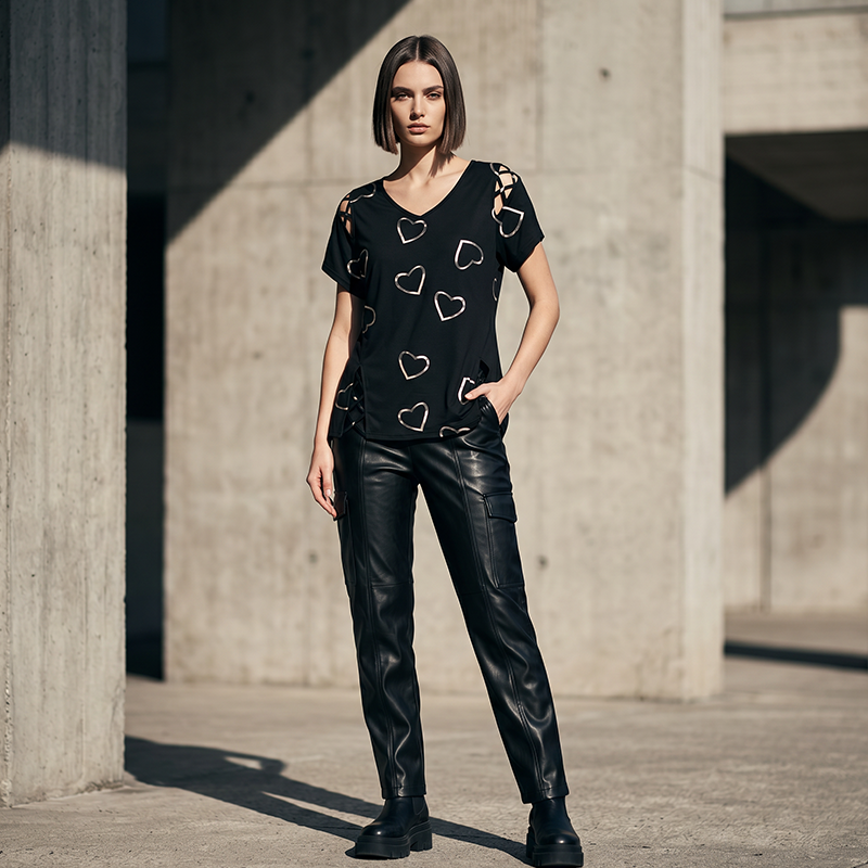 👗🌸Letnia bluzka damska z dekoltem w serek i nadrukiem — miękka, elegancka🌟