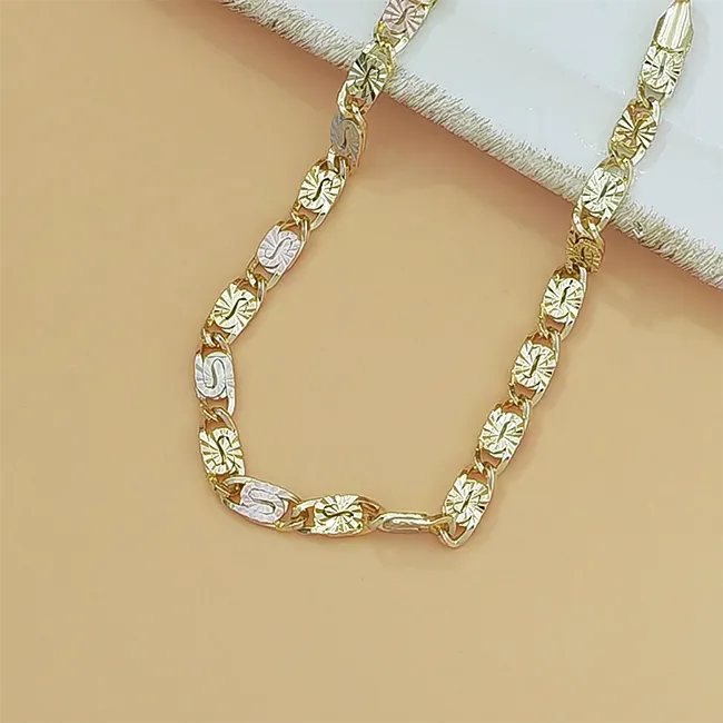 💎 TERAZ 50% TANIEJ! 👑 Bransoletka unisex z ogniwami w trzech kolorach – złotym, różowym i srebrnym; fasetowane wykończenie i zapięcie typu „ośmiorniczka” – klasyczne ogniwa, nowoczesny blask 💛