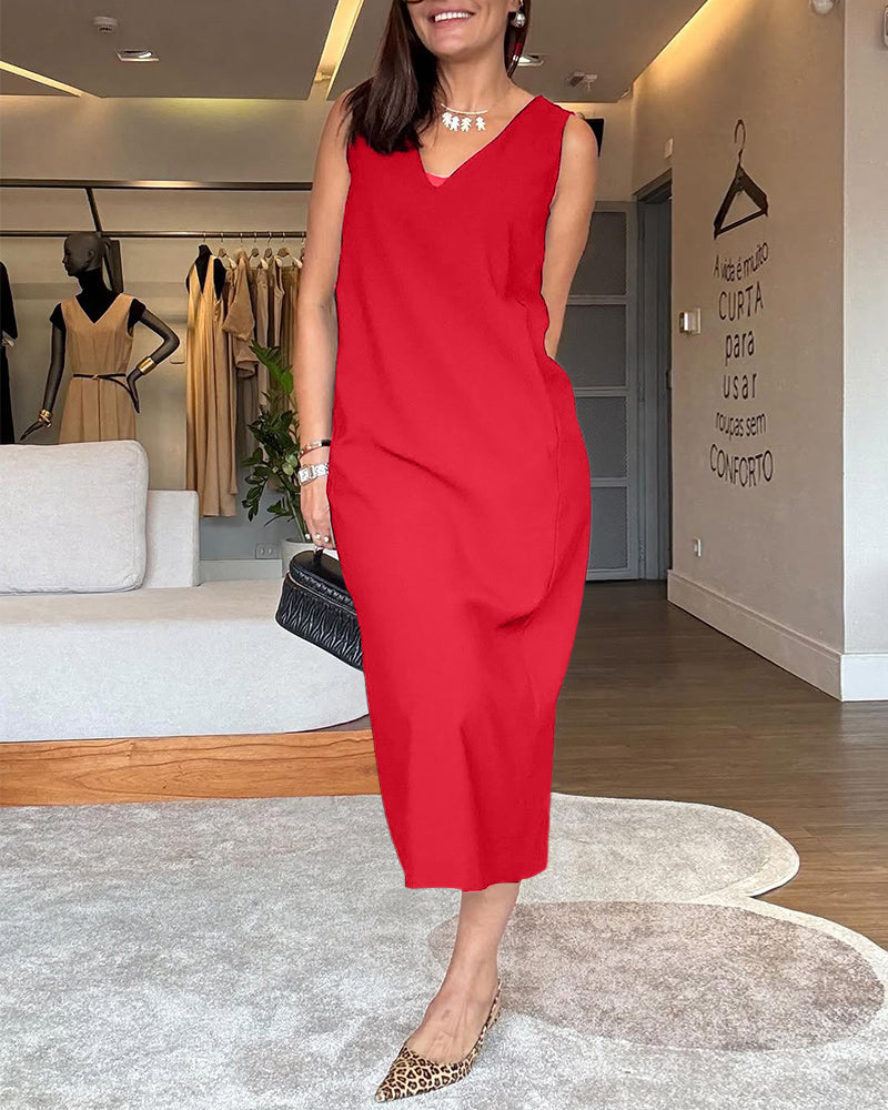 Lässiges, ärmelloses, einfarbiges Kleid mit V-Ausschnitt und Schlitz
