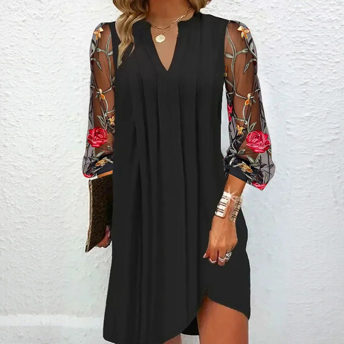 Monika™ – Robe mini élégante avec décolleté en V et manches transparentes