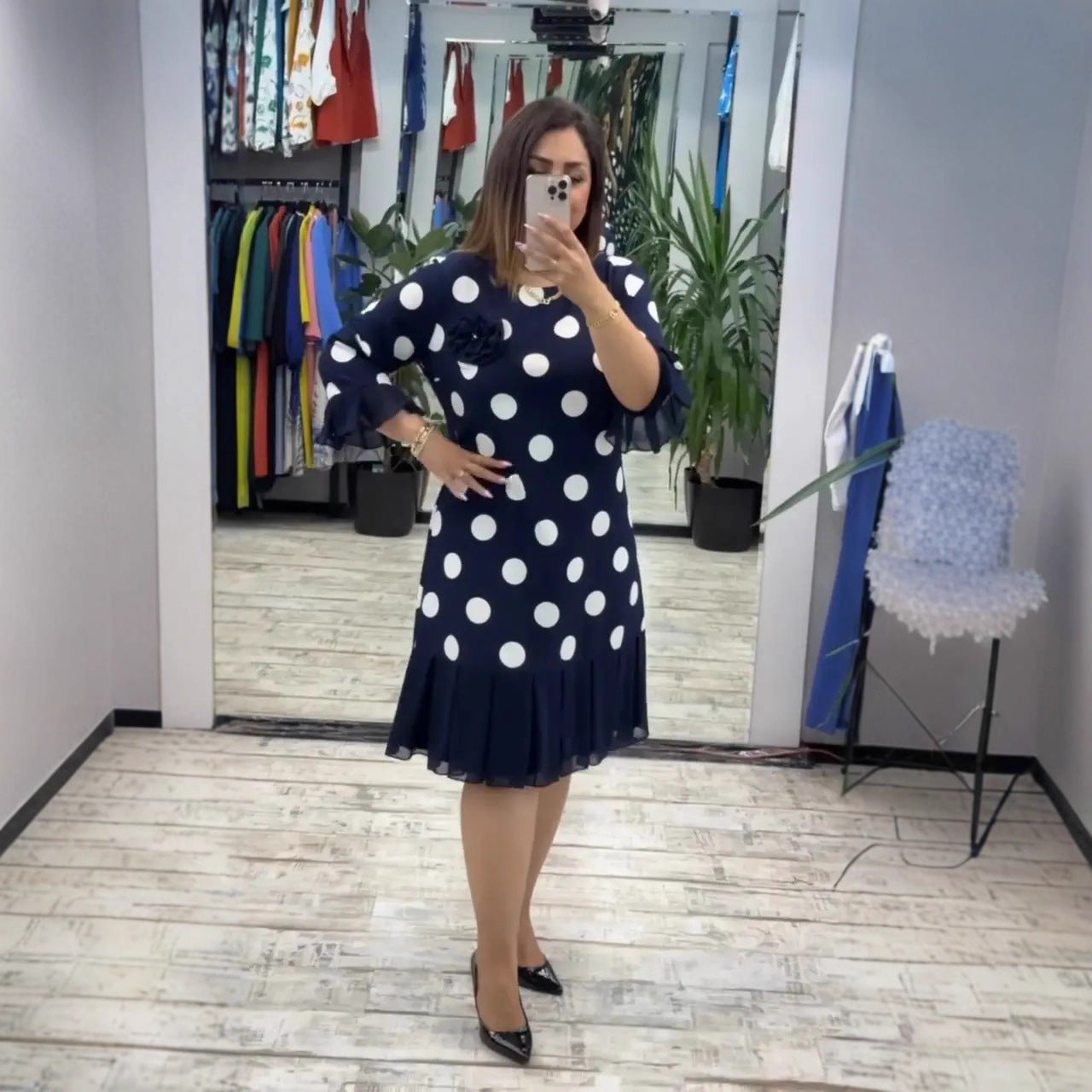 Casiva™ - Robe inspirée du rétro avec jupe plissée et finitions de manches évasées