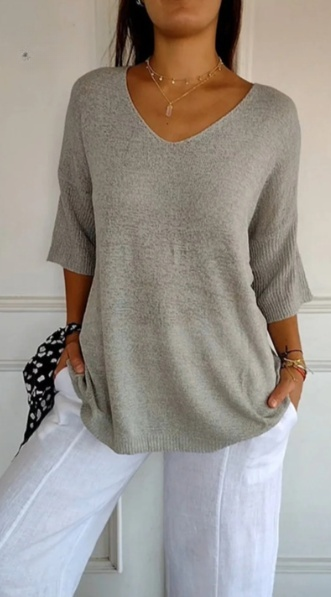 Hannah™ | Blouse en tricot unie pour femmes avec des manches 3/4 et un décolleté en V.