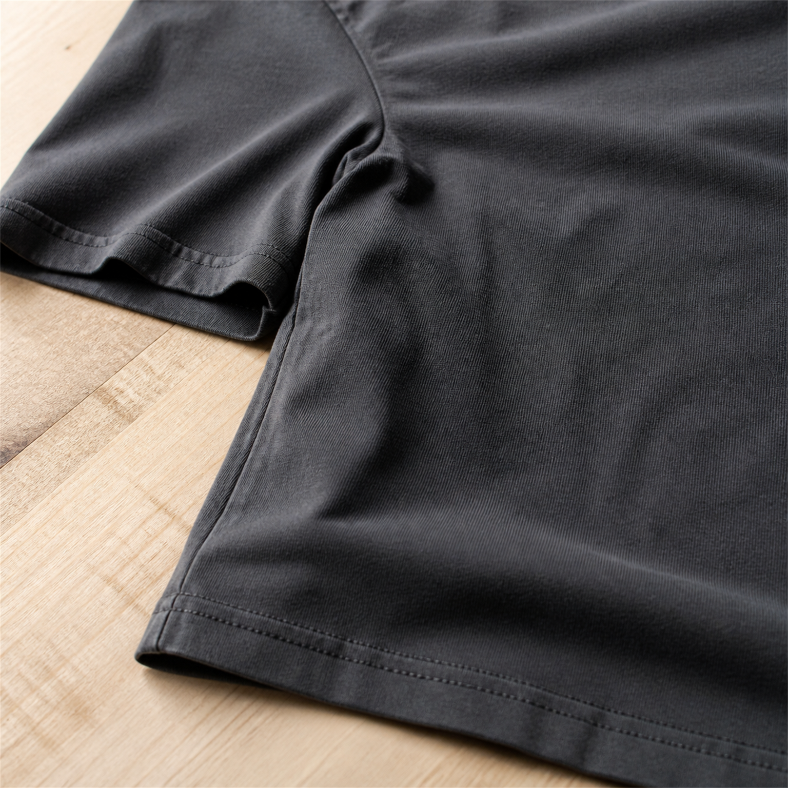 Men smooth crew-neck T-shirt real fabric and stitching macro