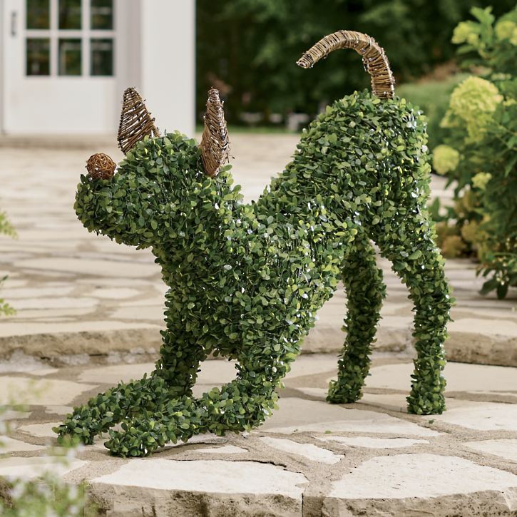 Faux Boxwood Dog锛孡ouie-Aldronix