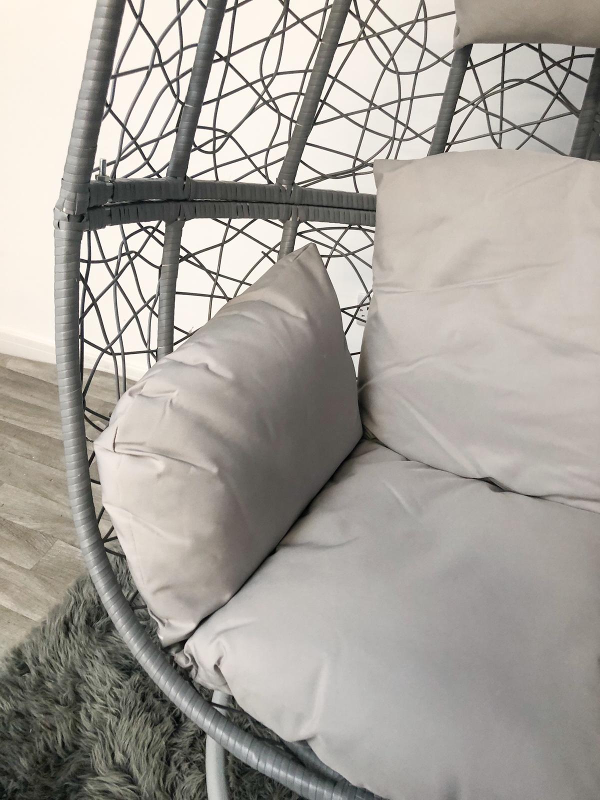Grey hanging egg chair swing seat with circle base-Aldronix