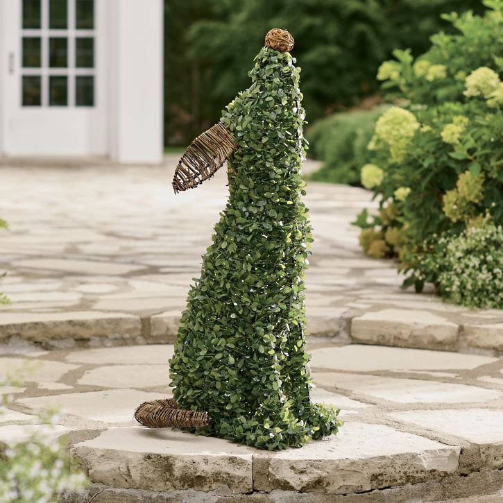 Faux Boxwood Dog锛孡ouie-Aldronix