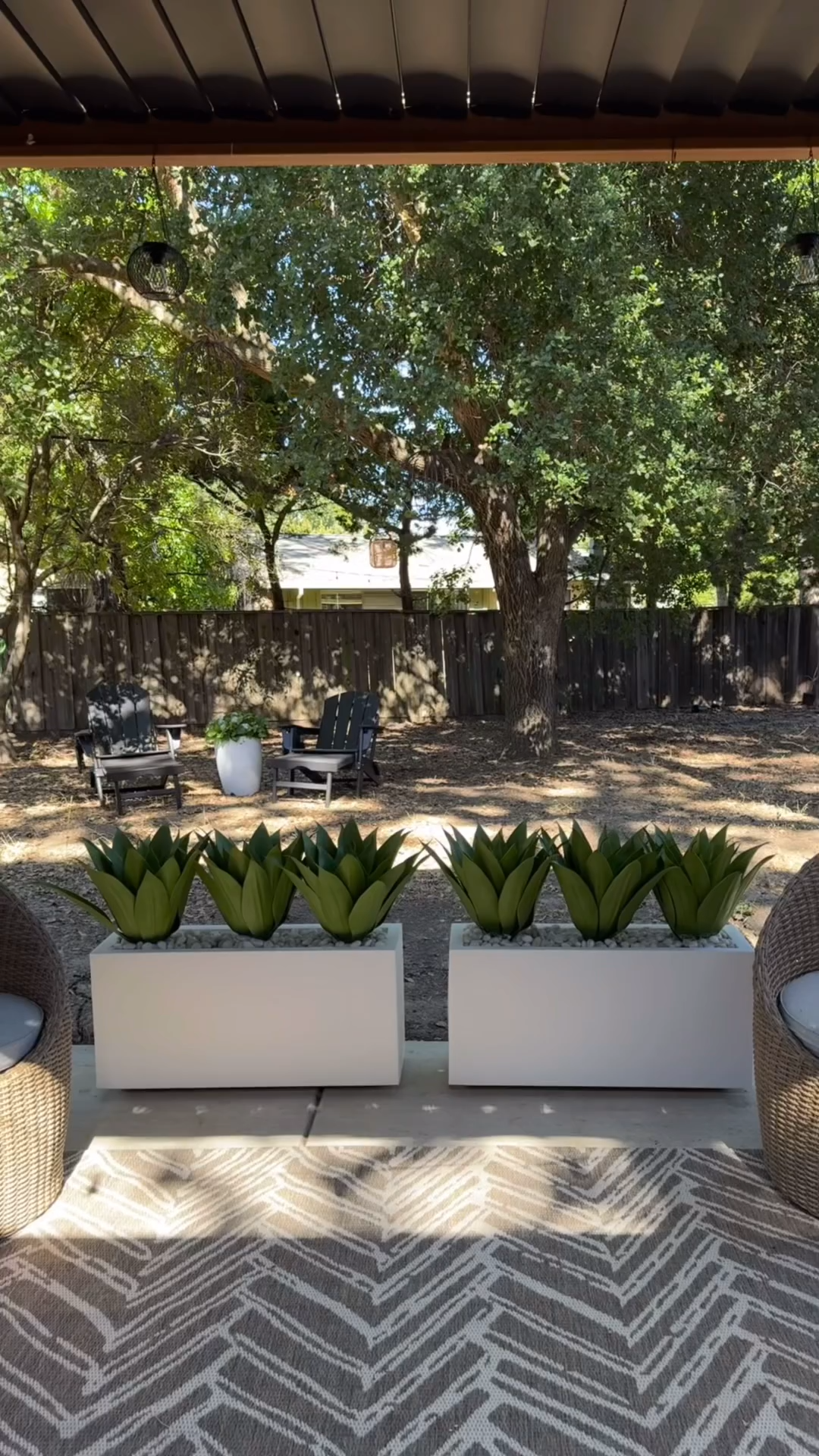 Beautiful privacy plant set with planters & solar lights-Aldronix