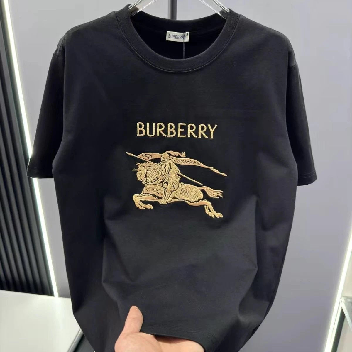 1-40:Burberry 新款黑色短袖;尺寸:XXL