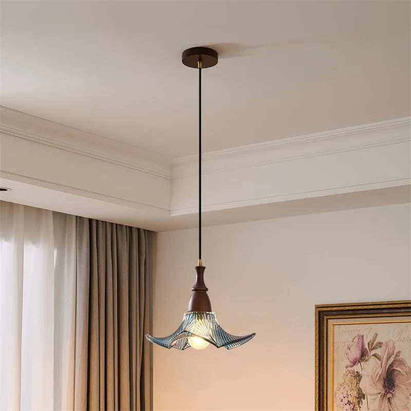 Adikia Moderne Hängeleuchte aus Holz mit künstlerischem Glas und Blumenmuster (2).webp__PID:f17672c0-3541-4e27-8f34-71386cbe7cca