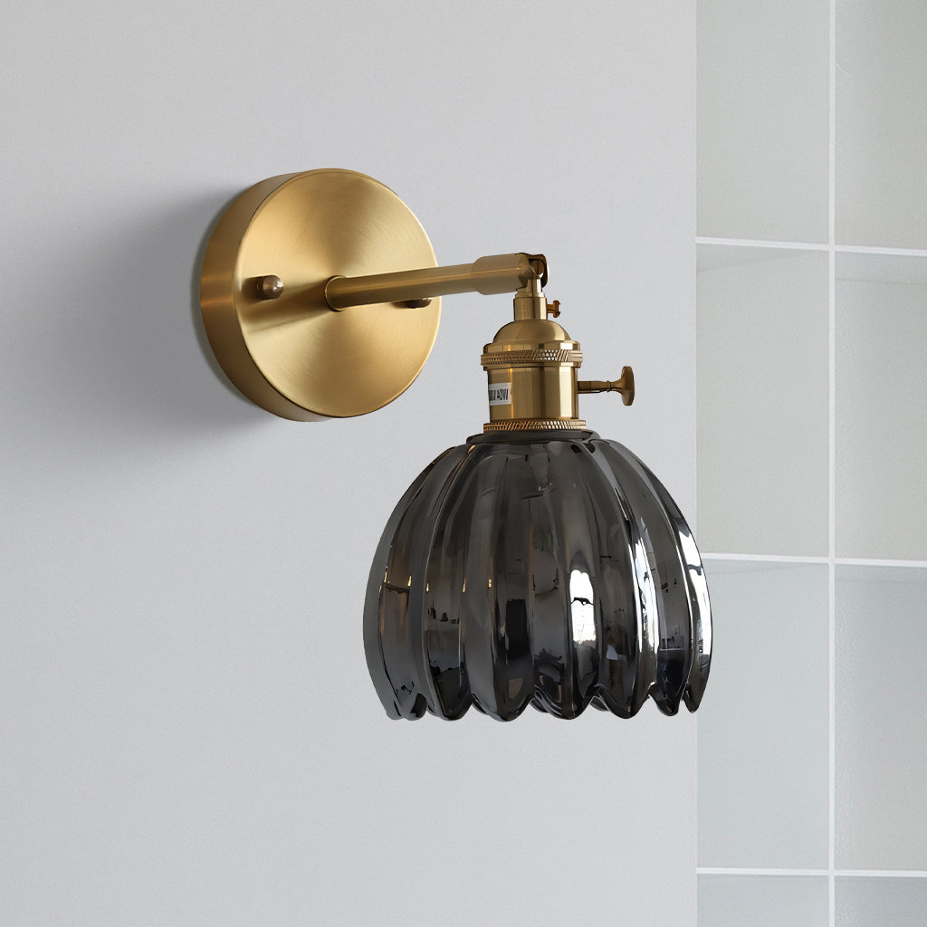Freya Lotus Glas Wandleuchte schwarz.jpg__PID:8c0e3d8f-955e-412a-aa34-849744b6c603
