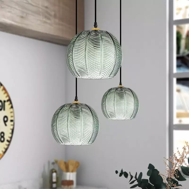 Aria Moderne Pendelleuchte mit gerippter Glaskugel3.webp__PID:458890e1-3ce1-4e0c-99d3-bb24b497c952
