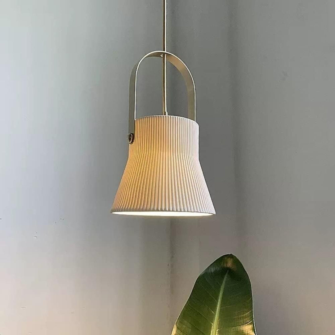 Avery Moderne gerippte Keramikglocken-Pendelleuchte A.webp__PID:59dbe61e-d0d4-47bf-9231-5d3e6b05445e