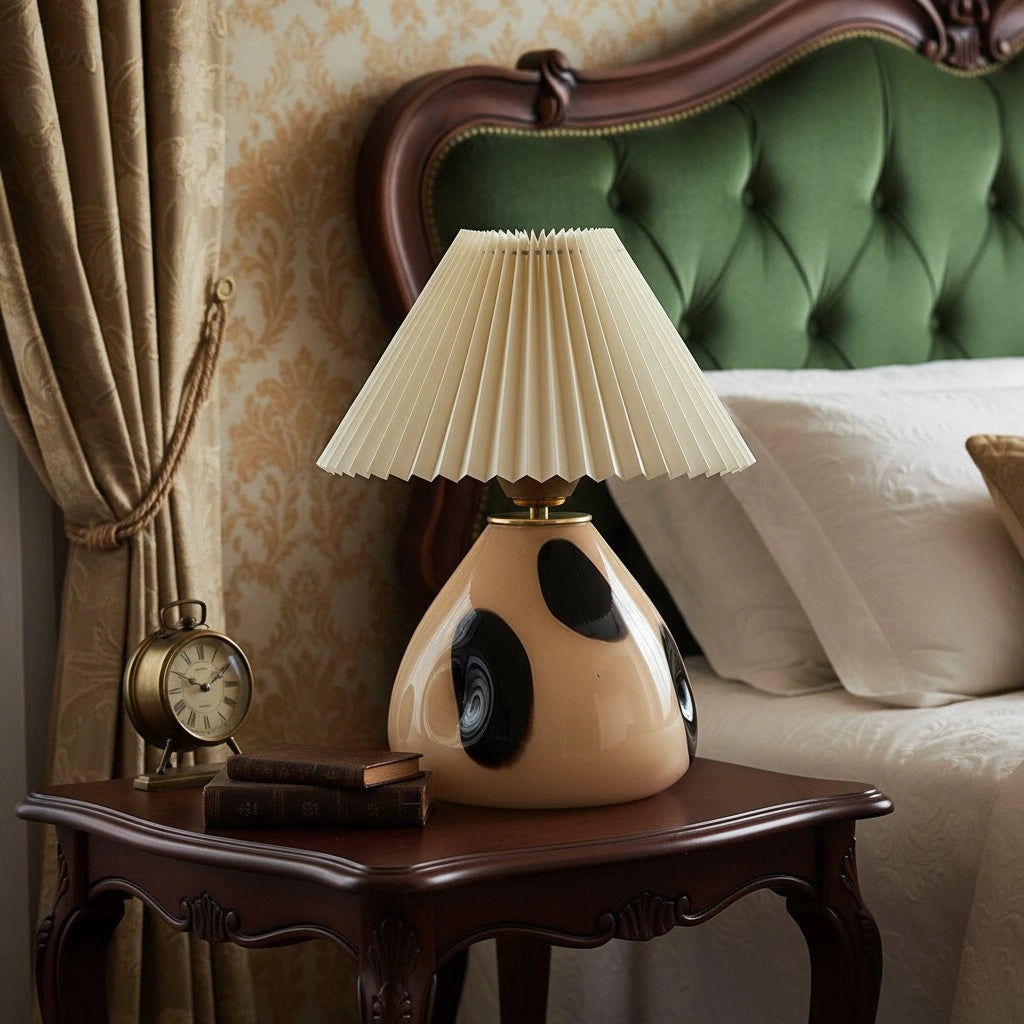 Bailyn Vintage Pleated Cabbage Table Light28.webp__PID:cd2b99ba-24d4-4fef-a966-db7ac601dcfe
