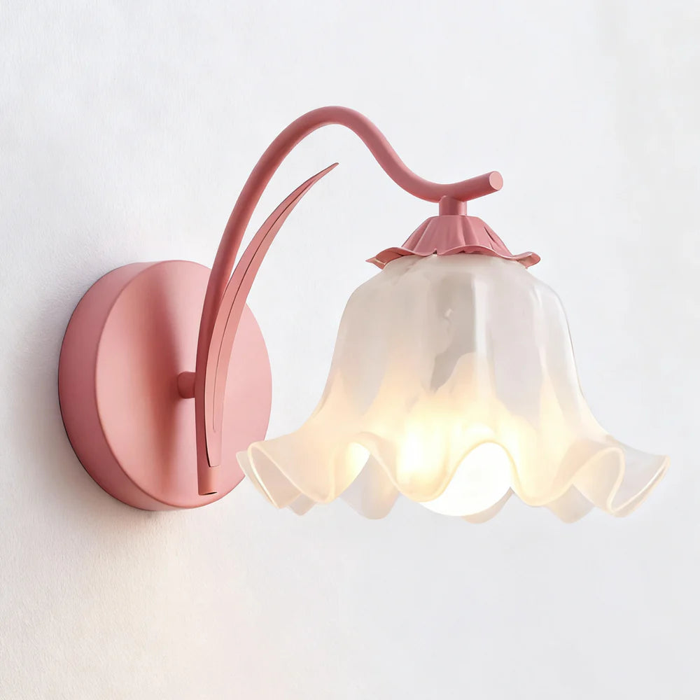 Denise_French_Retro_Acrylic_Floral_Wall_Light4.webp__PID:156725f4-c184-4458-8b5b-268b56b65087