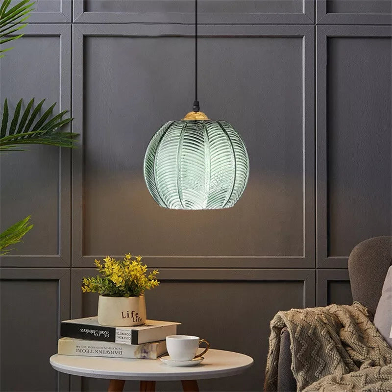 Aria Moderne Pendelleuchte mit gerippter Glaskugel1.webp__PID:e13ce1fe-0c19-43bb-a4b4-97c952a52787