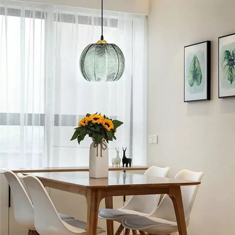 Aria Moderne Pendelleuchte mit gerippter Glaskugel12.webp__PID:e1fe0c19-d3bb-44b4-97c9-52a527872923
