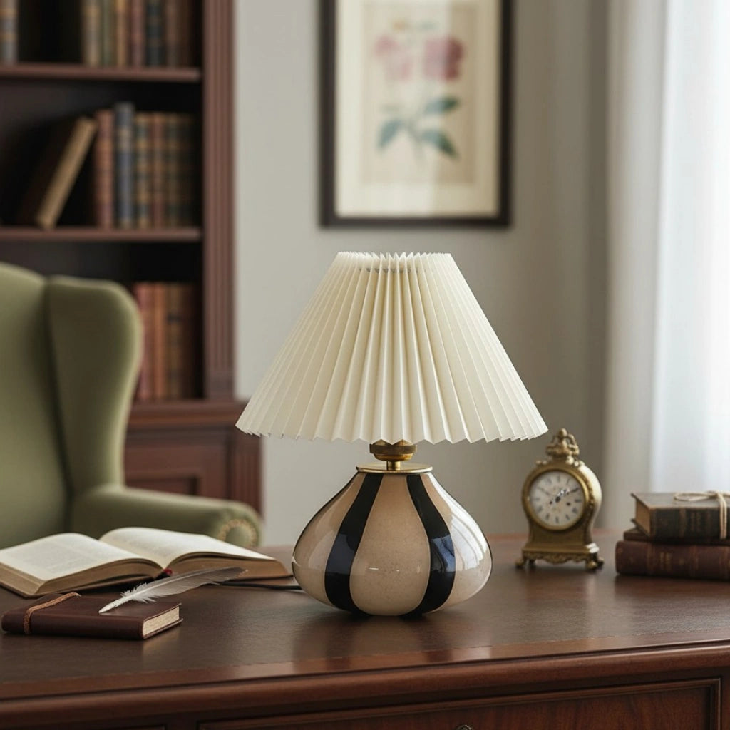 Bailyn Vintage Pleated Cabbage Table Light26.webp__PID:03807777-d8f0-4bf6-87ed-a0d4a4bb2f55
