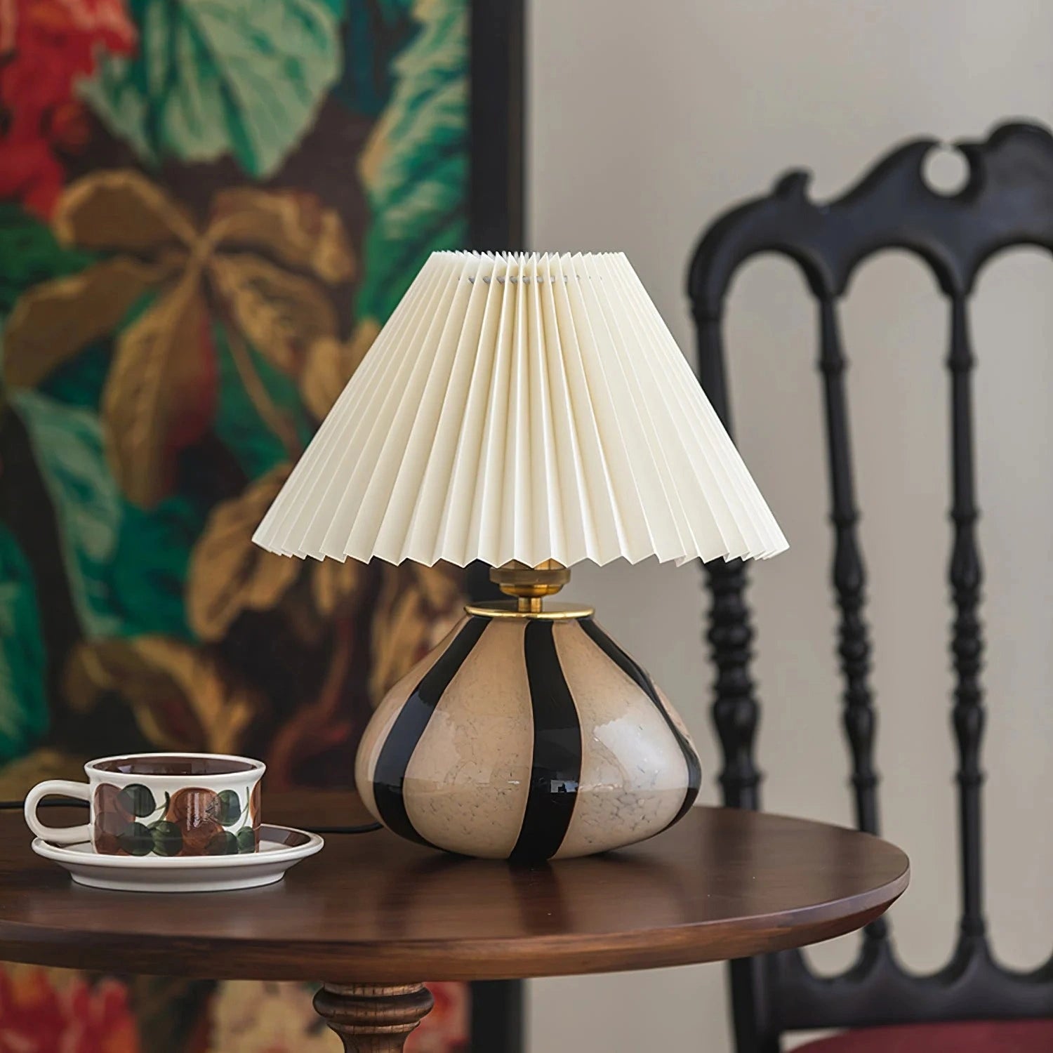 Bailyn Vintage Pleated Cabbage Table Light2.webp__PID:ff475390-73af-4922-9a20-bb5bacef6d81